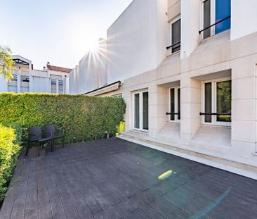 Luxury Detached House for rent in Lisbon, Portugal - Photo 4