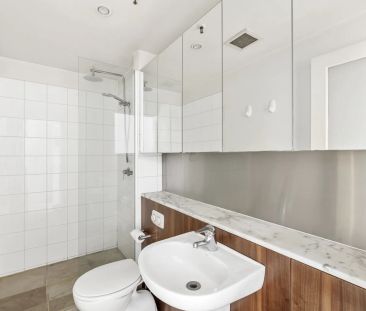 Inner-City Living in a Boutique Block at the Paris End of Flinders ... - Photo 6