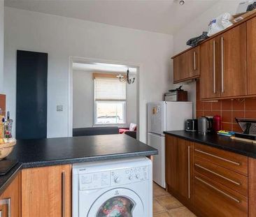 St. Saviours Road, Bath, BA1 - Photo 3