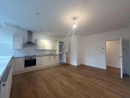 Luxurious Bedroom Apartment, IG11 - Photo 4