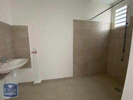 Location Appartement 1 pièce 22m² LE TAMPON 97430 - Photo 2