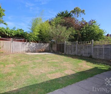 3 bedroom semi-detached house to rent - Photo 2