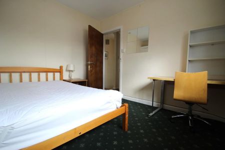 6 bedroom semi-detached house to rent - Photo 5