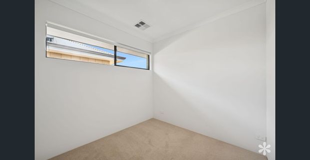 Be The First! - Photo 1