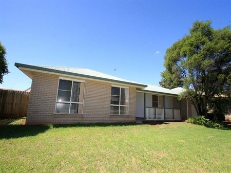 Lovely Family Home - Photo 3