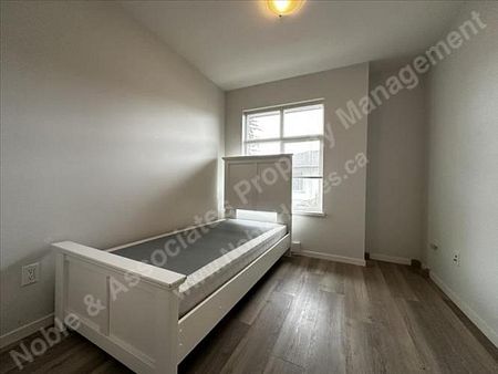 8XXX 164 Street 30 Surrey - Photo 3
