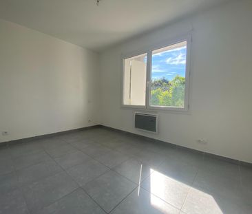 « VILLENEUVE LES AVIGNON - APPARTEMENT T3 95.17 M² AVEC JARDIN ET P... - Photo 6