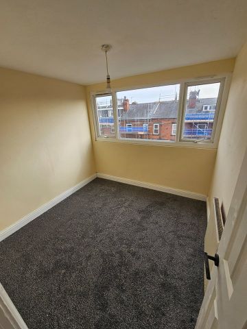 3 Bed Terraced House, Rydall Terrace, LS11 - Photo 2