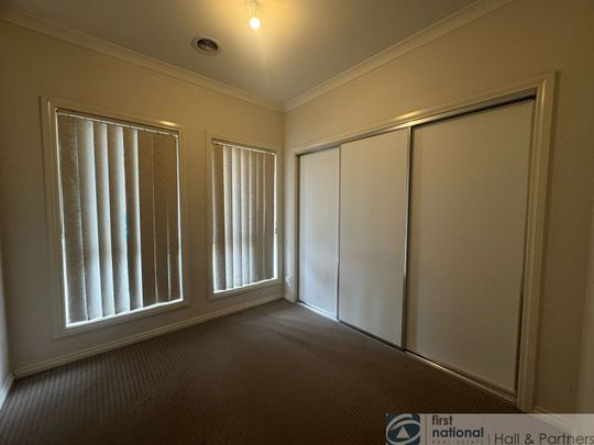 6a Grove End Road, Endeavour Hills - Photo 1