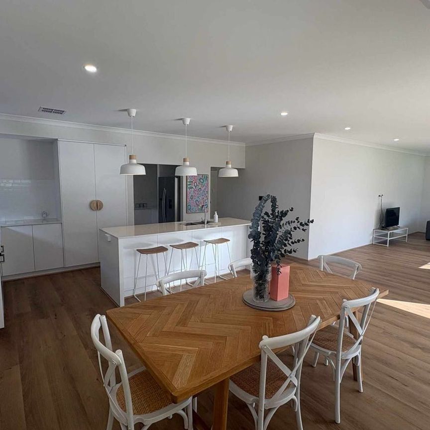 Luxury Meets Lifestyle - Photo 1