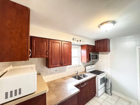 For Lease - 292 Poyntz Avenue, Toronto, Ontario - Photo 3