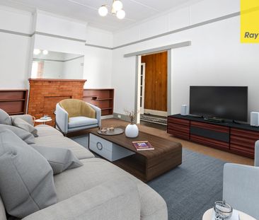 SPACIOUS HOME ON THE HIGH SIDE - Photo 2