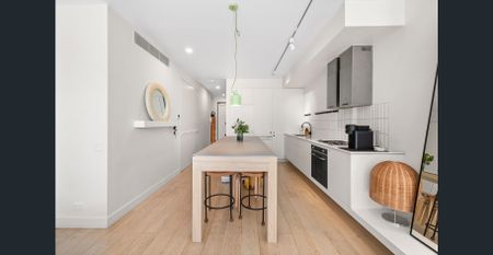 Courtyard Apartment in Prime Waterloo Location - Photo 5