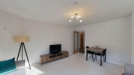 2 bedroom flat to rent - Photo 2