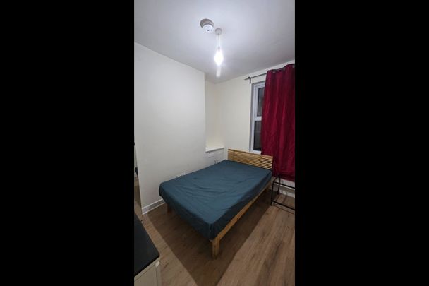 Room in a Shared House, Fleeson Street, M14 - Photo 1