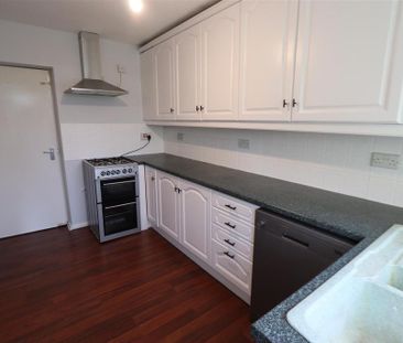 3 bedroom detached house to rent - Photo 6