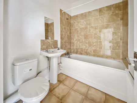 Flat 3, 29 Ely Road, Cardiff CF5 2JF - Photo 4