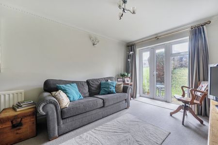 Ockford Road, Godalming, Surrey, GU7 - Photo 2