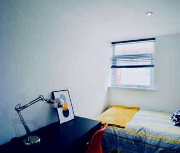 3 Beds 2 Baths - Photo 1