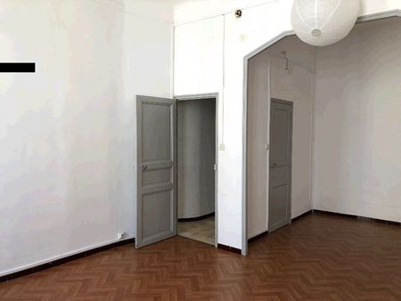 Appartement 2 pièces 65m2 MARSEILLE 1ER 770 euros - Photo 2