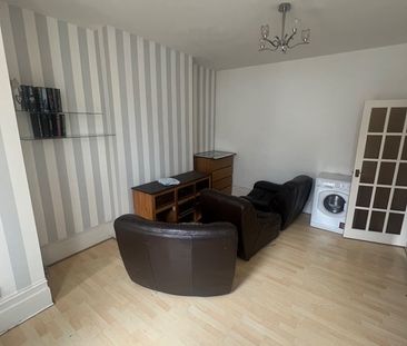 1 Bed Flat, Palmerston Crescent, N13 - Photo 1