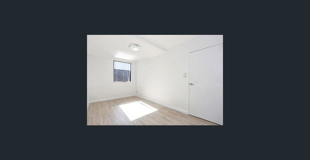 Modern Townhouse in Central Location - Photo 1