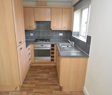 3 bedroom semi-detached house to rent - Photo 4