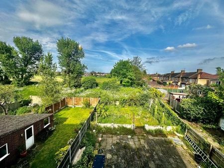 Torquay Gardens, Ilford, IG4, Property for rent - Photo 4