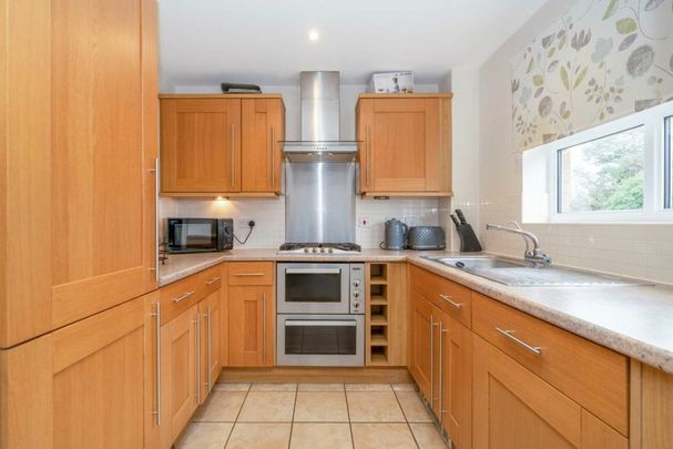 Bampton Drive, NW7, London - Photo 1
