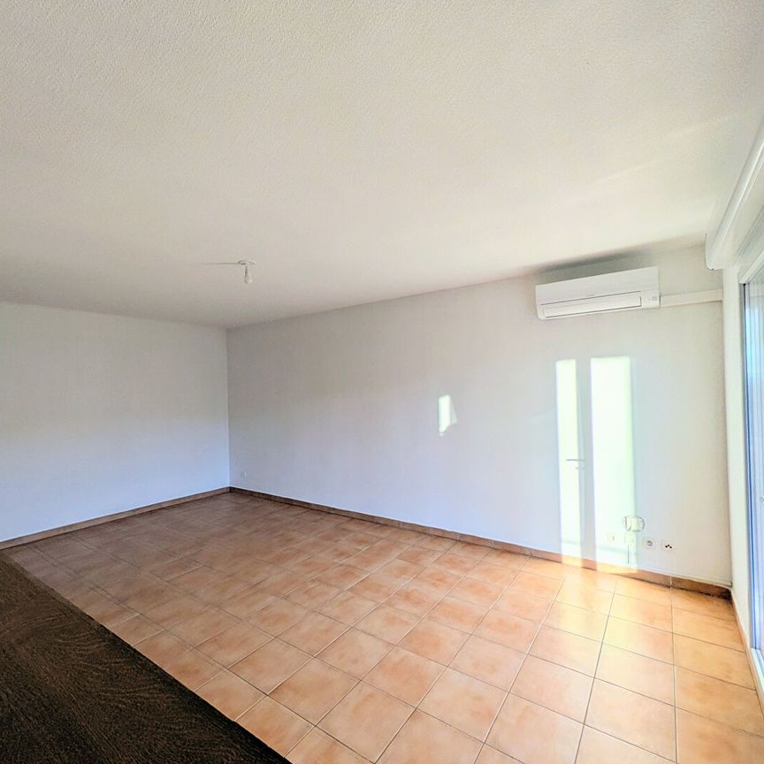 AIX EN PROVENCE APPARTEMENT T3 TERRASSE ET GARAGE, - Photo 1