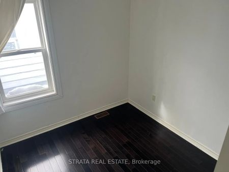 220 Holborne Avenue - Photo 5