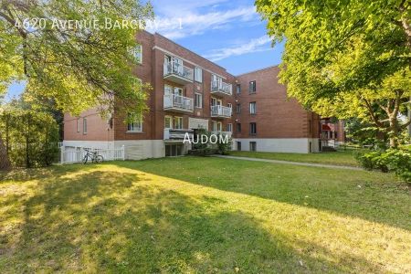 4620 Avenue Barclay - 1 - Photo 2