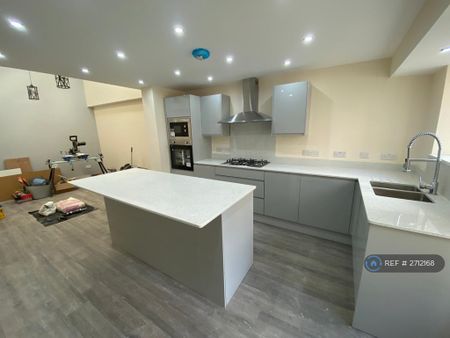 3 bedroom terraced house to rent - Photo 5