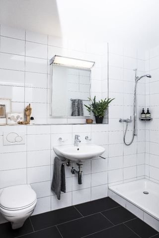 "Moderne Wohnung mit grossem Balkon an sonniger Lage" - Photo 2