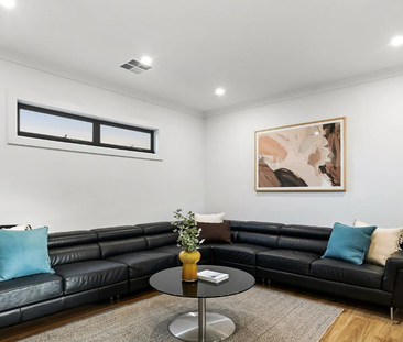 8-bedroom shared house, Booroo - Photo 1