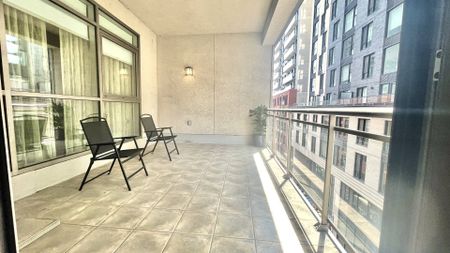 Condo for rent, Montréal (Ville-Marie) - Photo 3