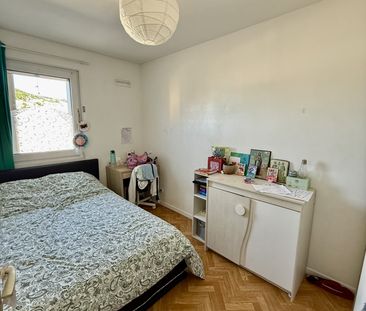 Location Appartement 4 pièces 77m² HYERES 83400 - Photo 2