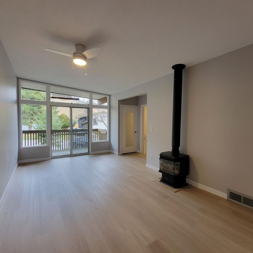 Renovated 4 Bedroom Duplex near Knox Mountain - Photo 1