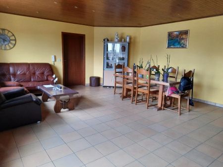 Ruim appartement met drie slaapkamers - Photo 3