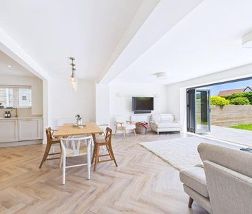 4 bedroom detached house to rent - Photo 1