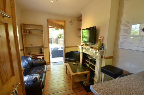 5 bedroom terraced house to rent - Photo 1