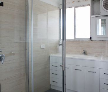 FAMILY HOME FOR 6 MONTH LEASE - Photo 3