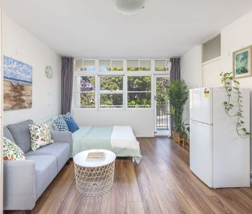 Comfortable Studio Living in Central Position - Photo 1