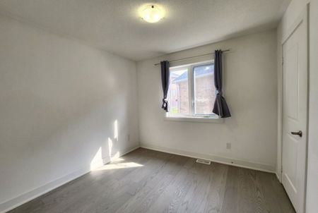 For Lease - 9 Acacia Court, East Gwillimbury, Ontario - Photo 5