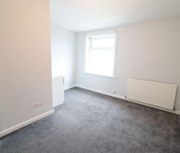 2 bedroom end of terrace house to rent - Photo 5