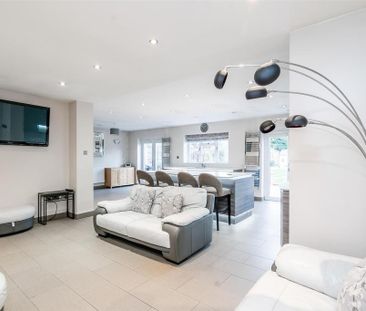 5 bedroom semi-detached house to rent - Photo 5