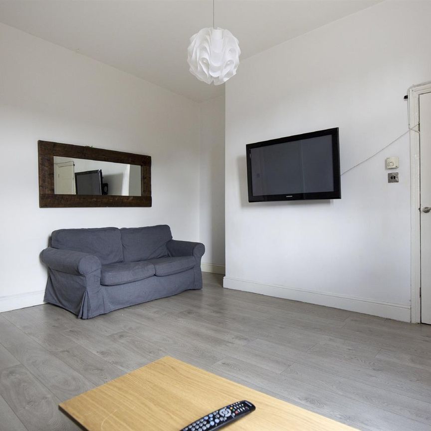 4 bed maisonette to rent in Chillingham Road, Heaton, NE6 - Photo 1