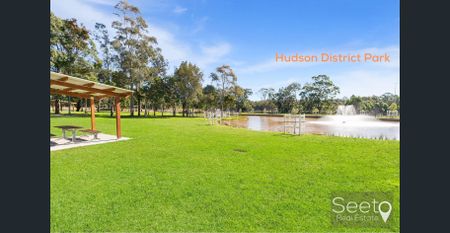 Bright, Renovated, and Only 3 Minutes From The Station and Shops - Photo 2