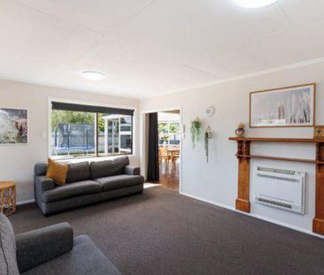 Modern living on Monmouth Street - Photo 4