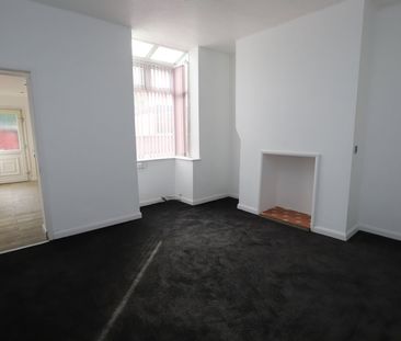 Tonge Moor Road, Bolton - Photo 2